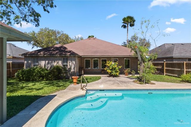 2613 Swallow Avenue, Mcallen, TX 78504