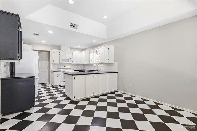 2613 Swallow Avenue, Mcallen, TX 78504