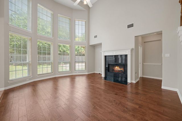 10233 Chestnut Ridge RD, Austin, TX 78726