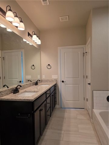 6159 W Limerick Way, Fayetteville, AR 72704