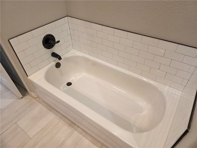 6159 W Limerick Way, Fayetteville, AR 72704