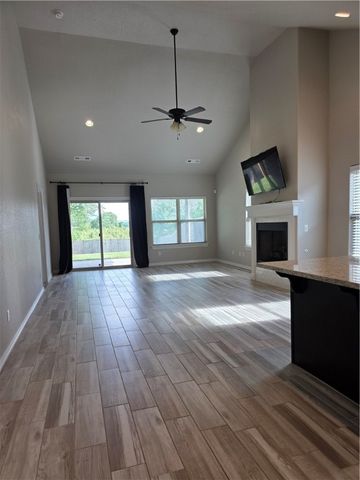 6159 W Limerick Way, Fayetteville, AR 72704