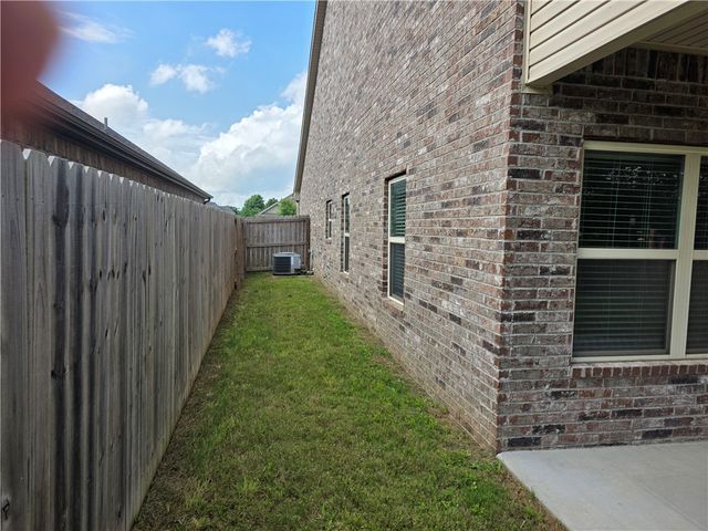 6159 W Limerick Way, Fayetteville, AR 72704