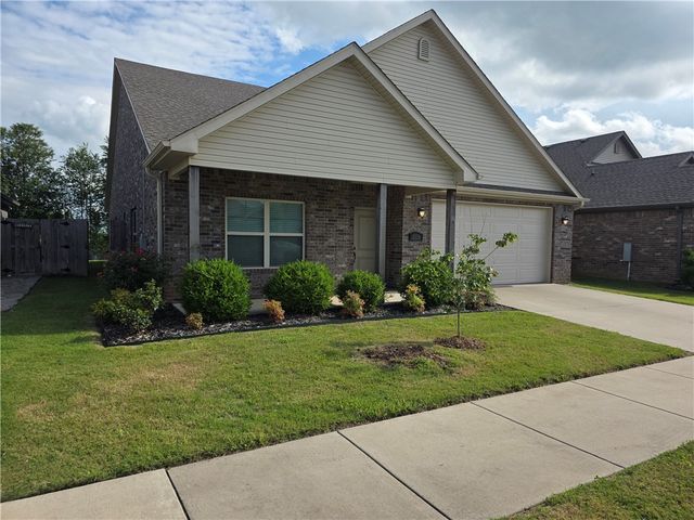 6159 W Limerick Way, Fayetteville, AR 72704
