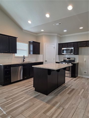 6159 W Limerick Way, Fayetteville, AR 72704