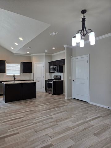 6159 W Limerick Way, Fayetteville, AR 72704