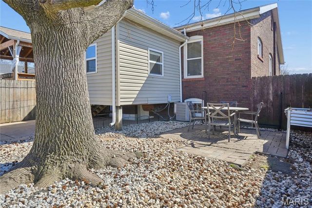 5705 Lisette Avenue, St Louis, MO 63109