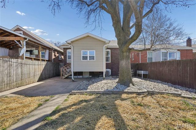 5705 Lisette Avenue, St Louis, MO 63109