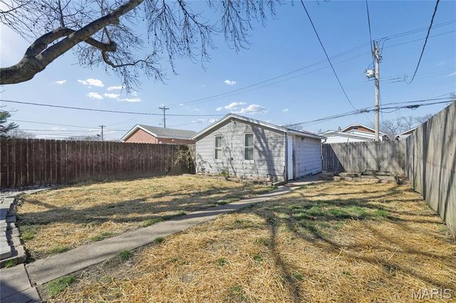 5705 Lisette Avenue, St Louis, MO 63109