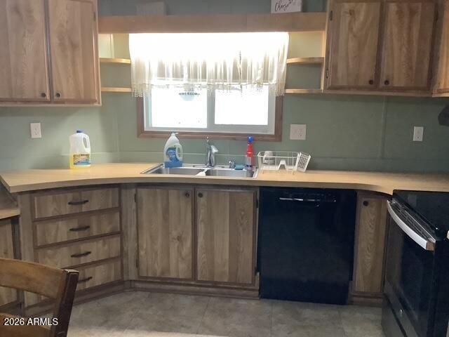 2605 S TOMAHAWK Road 10, Apache Junction, AZ 85119