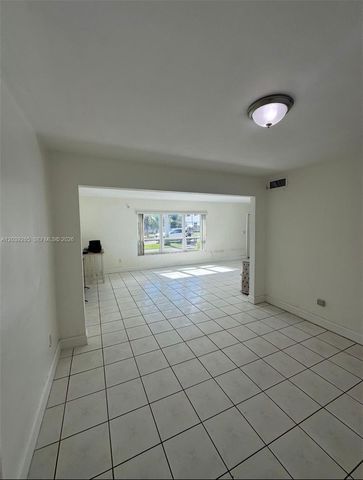 355 NW 205th Ter, Miami Gardens, FL 33169
