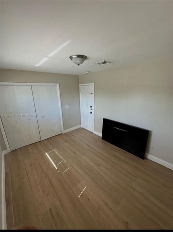 355 NW 205th Ter, Miami Gardens, FL 33169