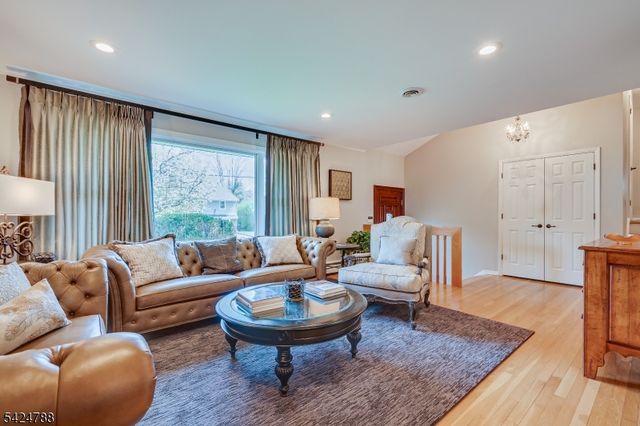 23 Shelley Rd, Springfield Twp., NJ 07081