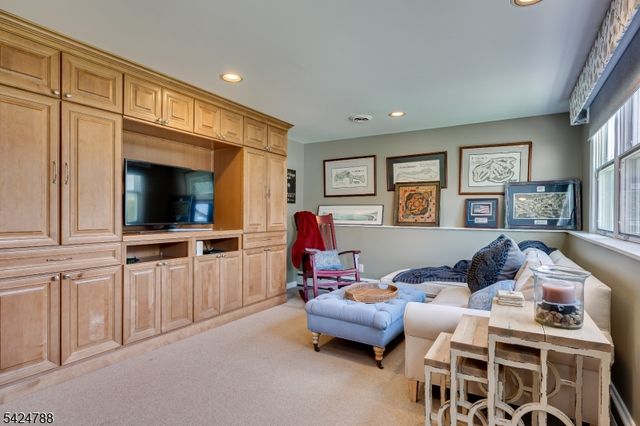 23 Shelley Rd, Springfield Twp., NJ 07081