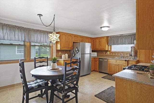 2138 23rd AVENUE, Kenosha, WI 53140