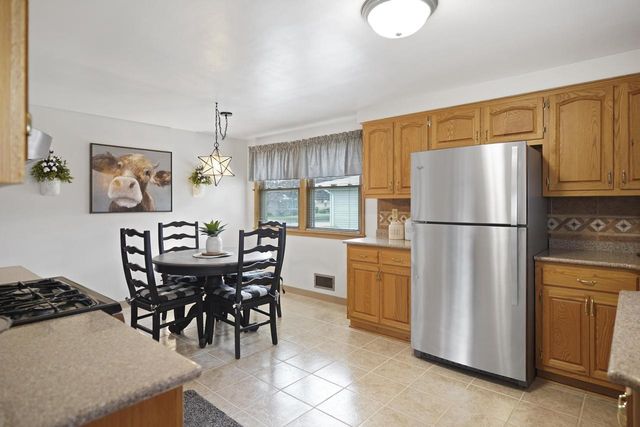 2138 23rd AVENUE, Kenosha, WI 53140