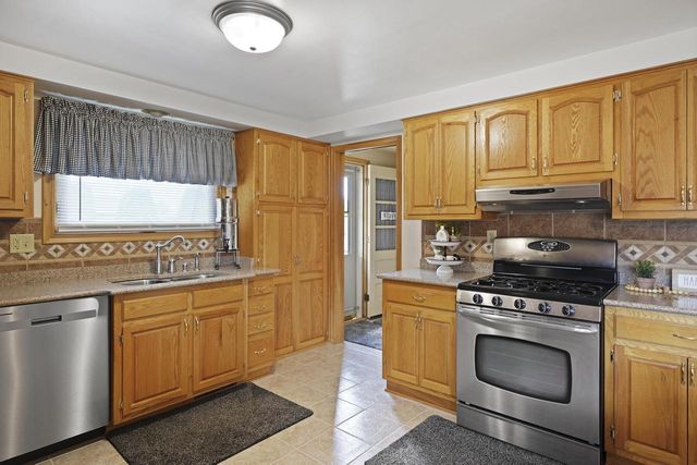 2138 23rd AVENUE, Kenosha, WI 53140