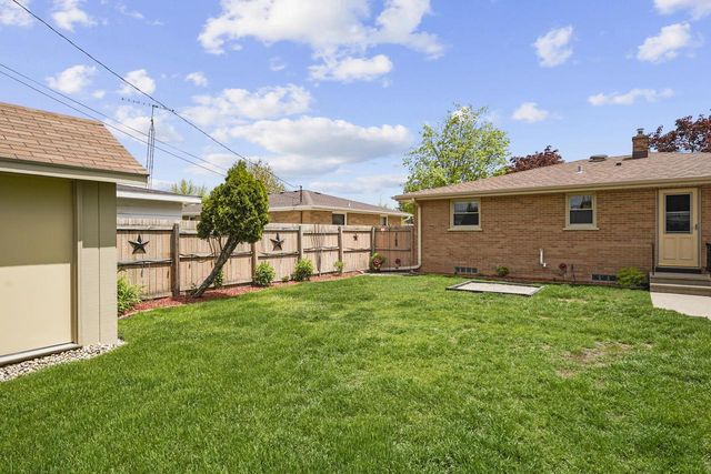 2138 23rd AVENUE, Kenosha, WI 53140