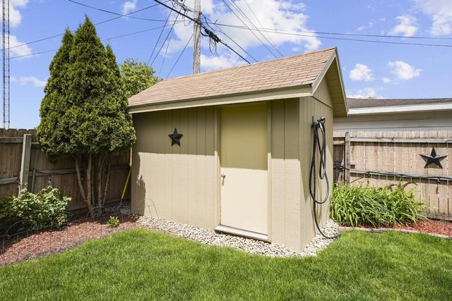 2138 23rd AVENUE, Kenosha, WI 53140