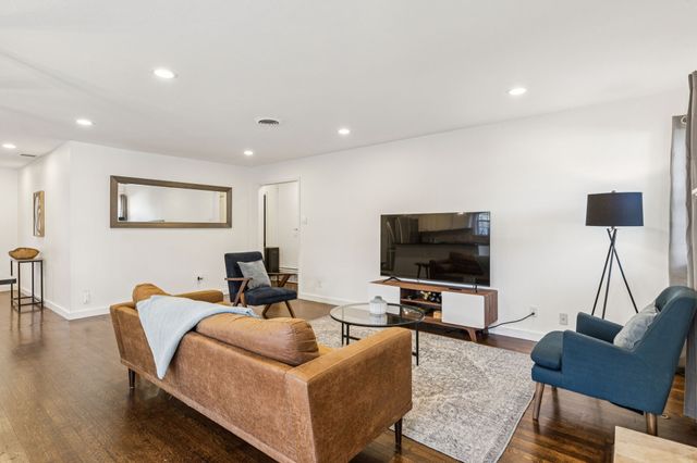 10525 Castlegate Drive, Dallas, TX 75229