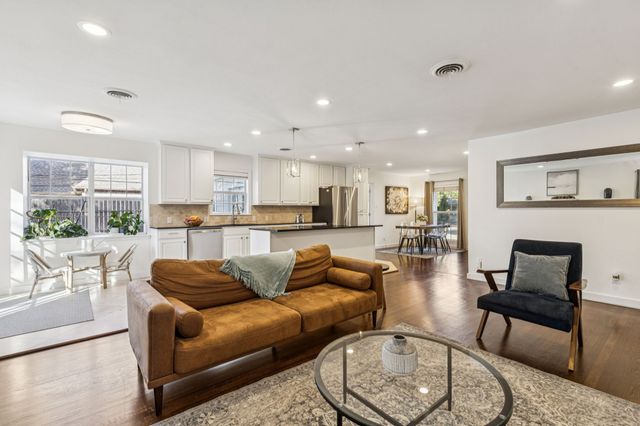 10525 Castlegate Drive, Dallas, TX 75229