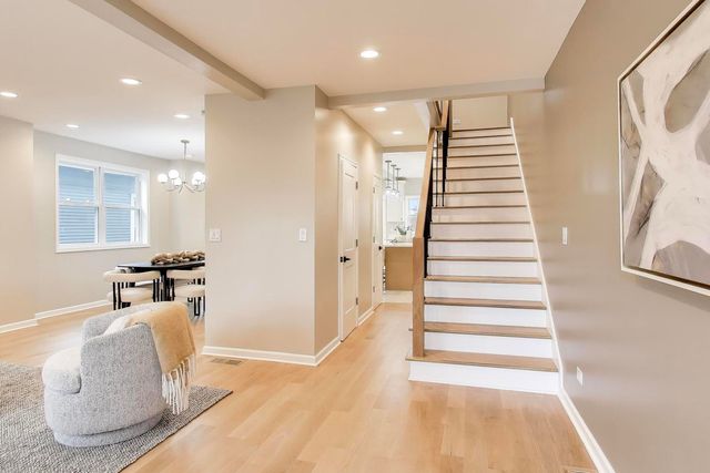 4065 N Meade Avenue, Chicago, IL 60634