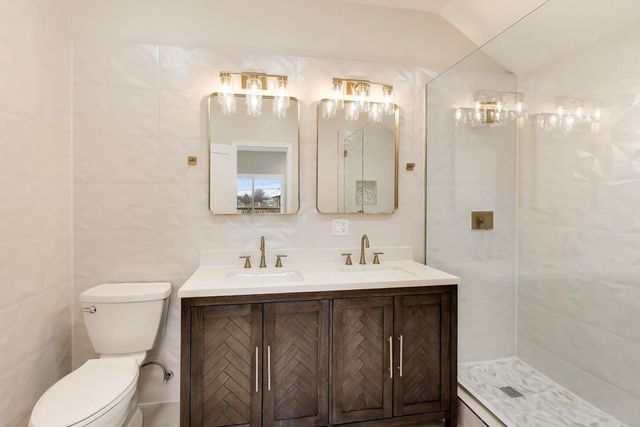 4065 N Meade Avenue, Chicago, IL 60634