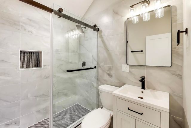 4065 N Meade Avenue, Chicago, IL 60634