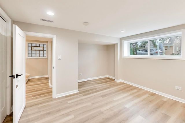 4065 N Meade Avenue, Chicago, IL 60634