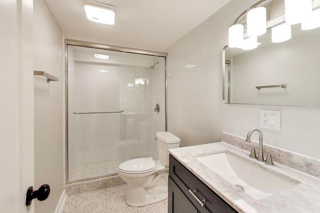 4065 N Meade Avenue, Chicago, IL 60634