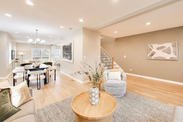 4065 N Meade Avenue, Chicago, IL 60634