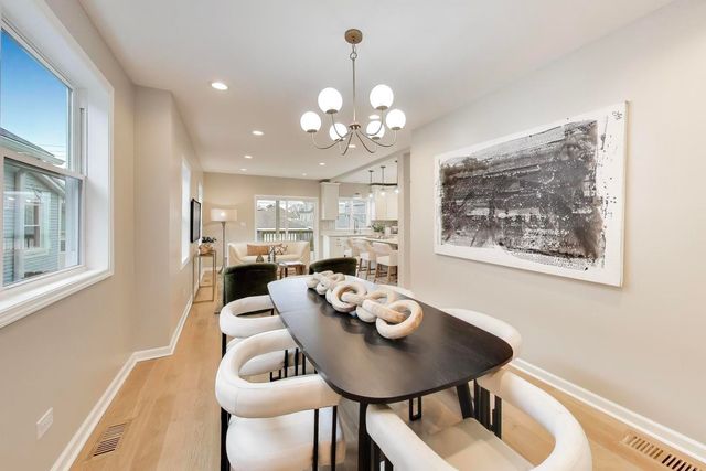 4065 N Meade Avenue, Chicago, IL 60634