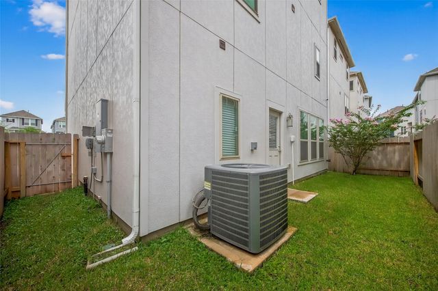 2013 Kirby Landing Drive, Houston, TX 77051