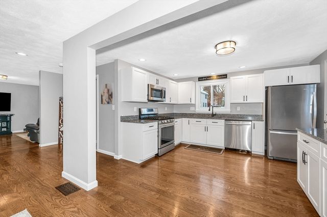 225 Long Pond Dr, Dracut, MA 01826