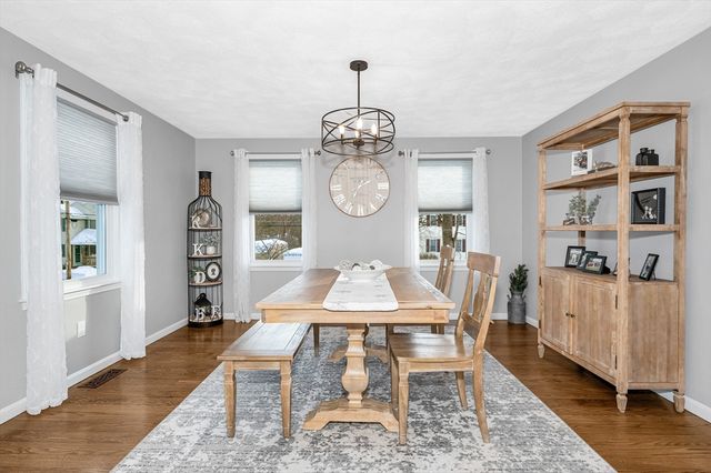 225 Long Pond Dr, Dracut, MA 01826