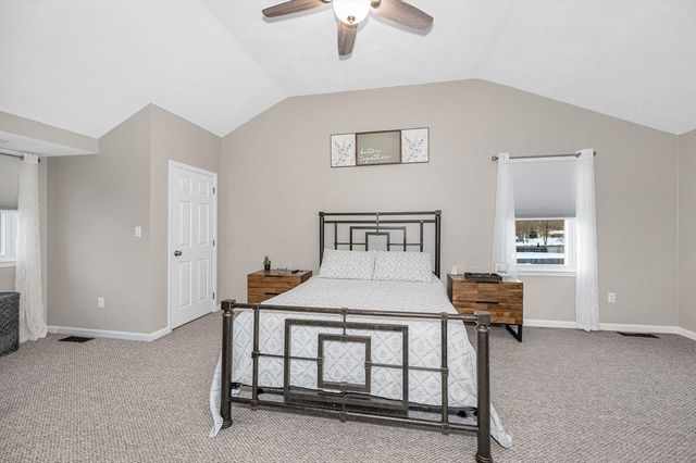 225 Long Pond Dr, Dracut, MA 01826