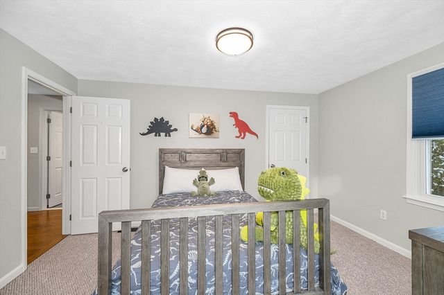 225 Long Pond Dr, Dracut, MA 01826