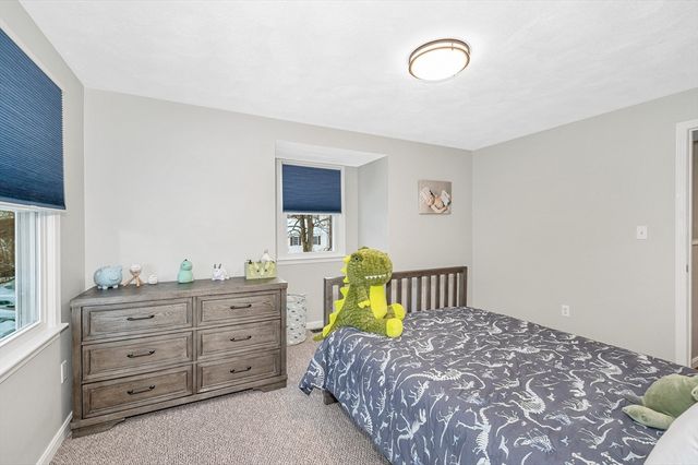 225 Long Pond Dr, Dracut, MA 01826