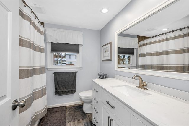 225 Long Pond Dr, Dracut, MA 01826