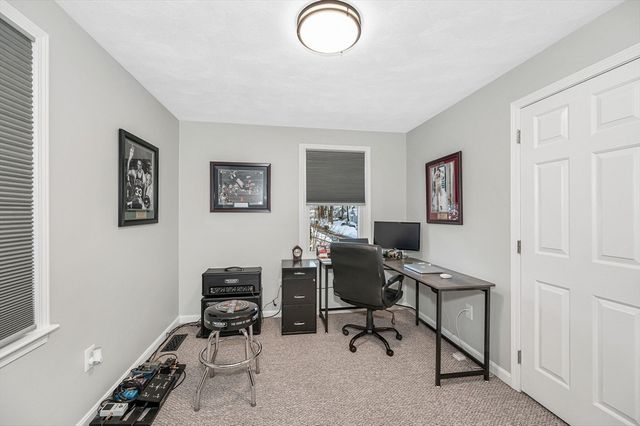 225 Long Pond Dr, Dracut, MA 01826