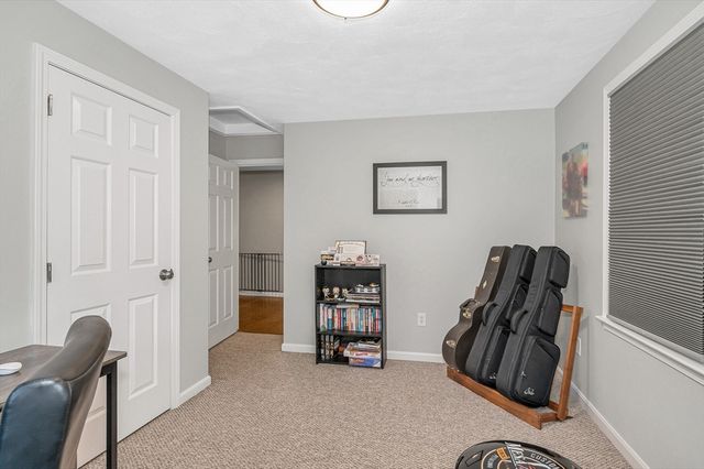 225 Long Pond Dr, Dracut, MA 01826