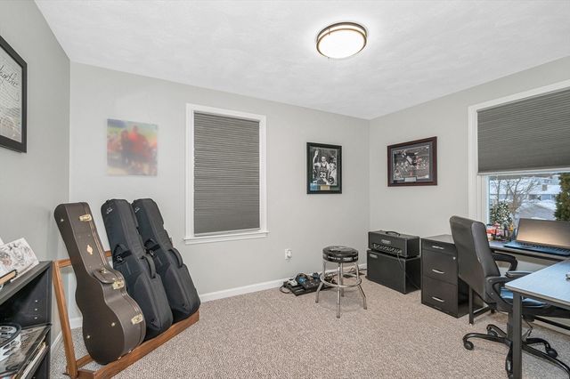 225 Long Pond Dr, Dracut, MA 01826