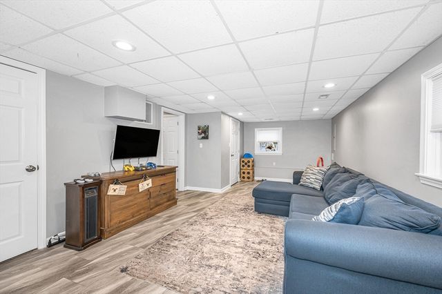 225 Long Pond Dr, Dracut, MA 01826