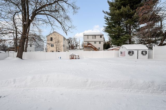 225 Long Pond Dr, Dracut, MA 01826