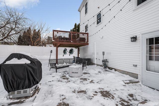 225 Long Pond Dr, Dracut, MA 01826