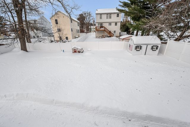 225 Long Pond Dr, Dracut, MA 01826