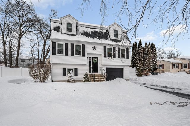225 Long Pond Dr, Dracut, MA 01826