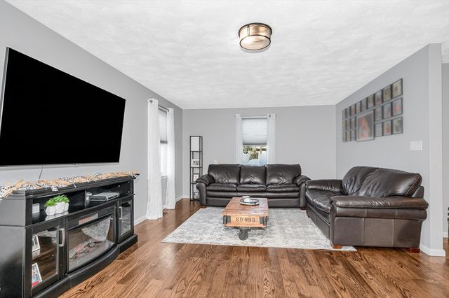 225 Long Pond Dr, Dracut, MA 01826