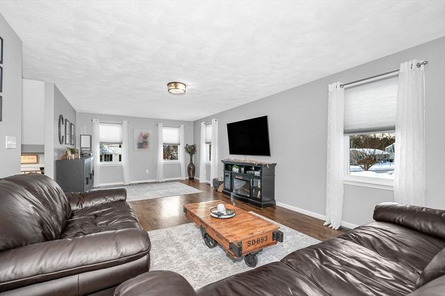 225 Long Pond Dr, Dracut, MA 01826