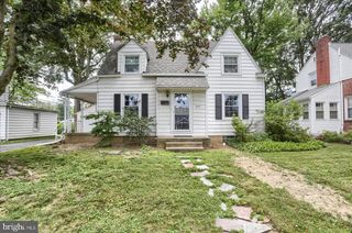 3819 LOCUST LN, Harrisburg, PA 17109